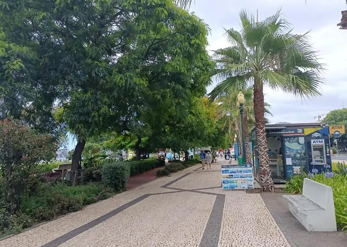 Oudinot By Mercado Dos Lavradores Com Ac 丰沙尔